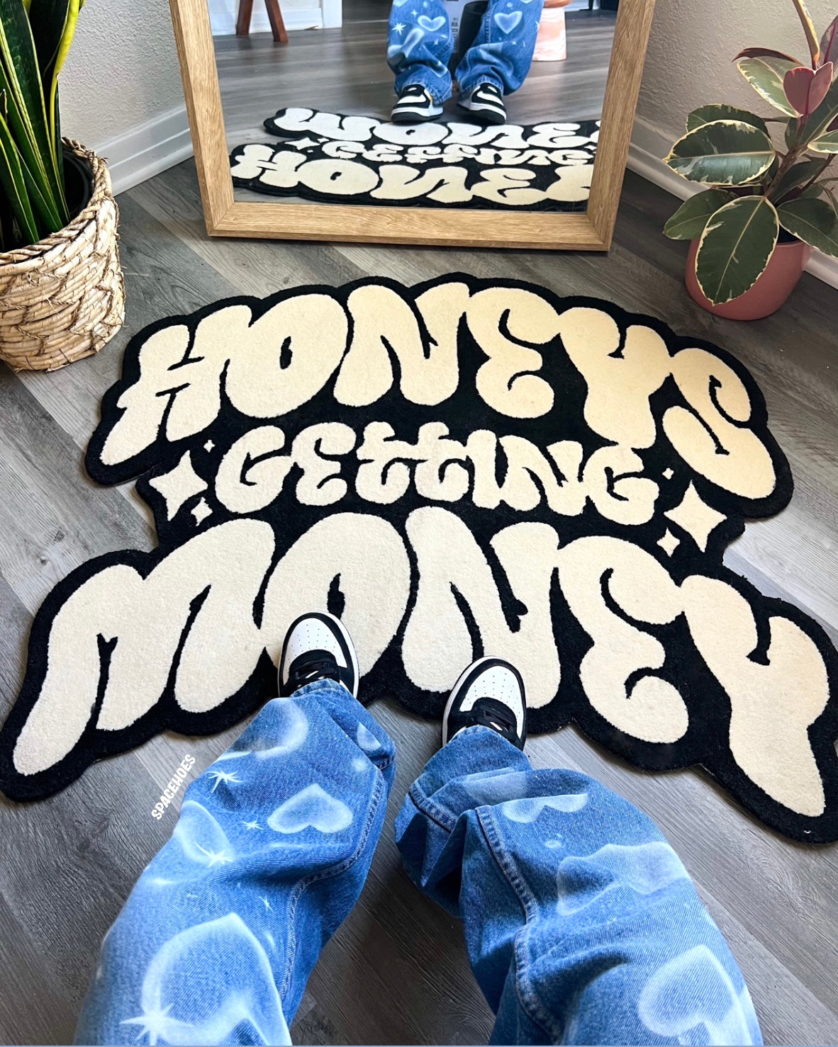 Honeys Getting Money Rug PRE-ORDER – Spacehoes